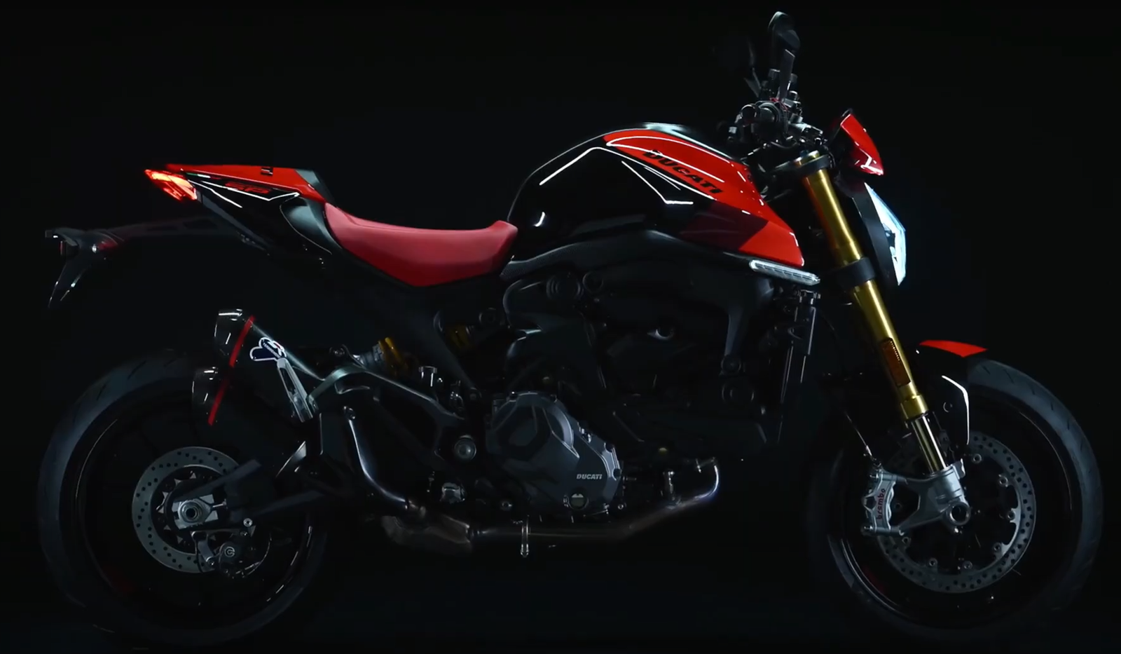 Naked, Raw, and Reborn – The 2026 Ducati Monster 890 V2