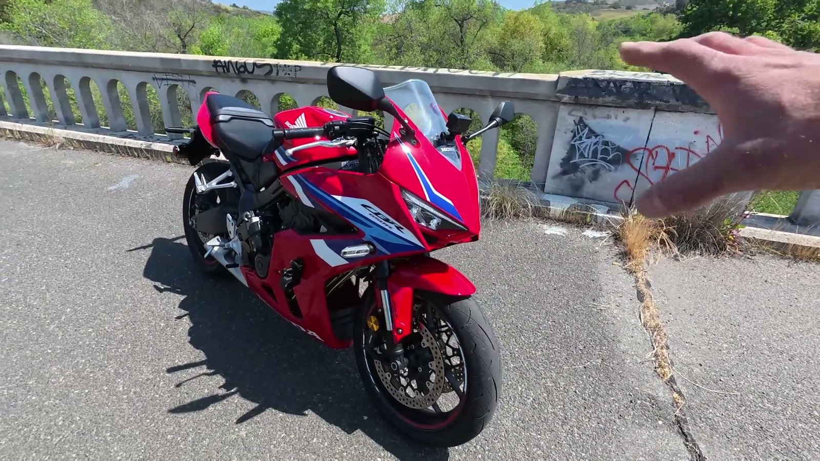 Detailed shot of the engine's 16 valve cylinder head, showcasing its engineering excellence.