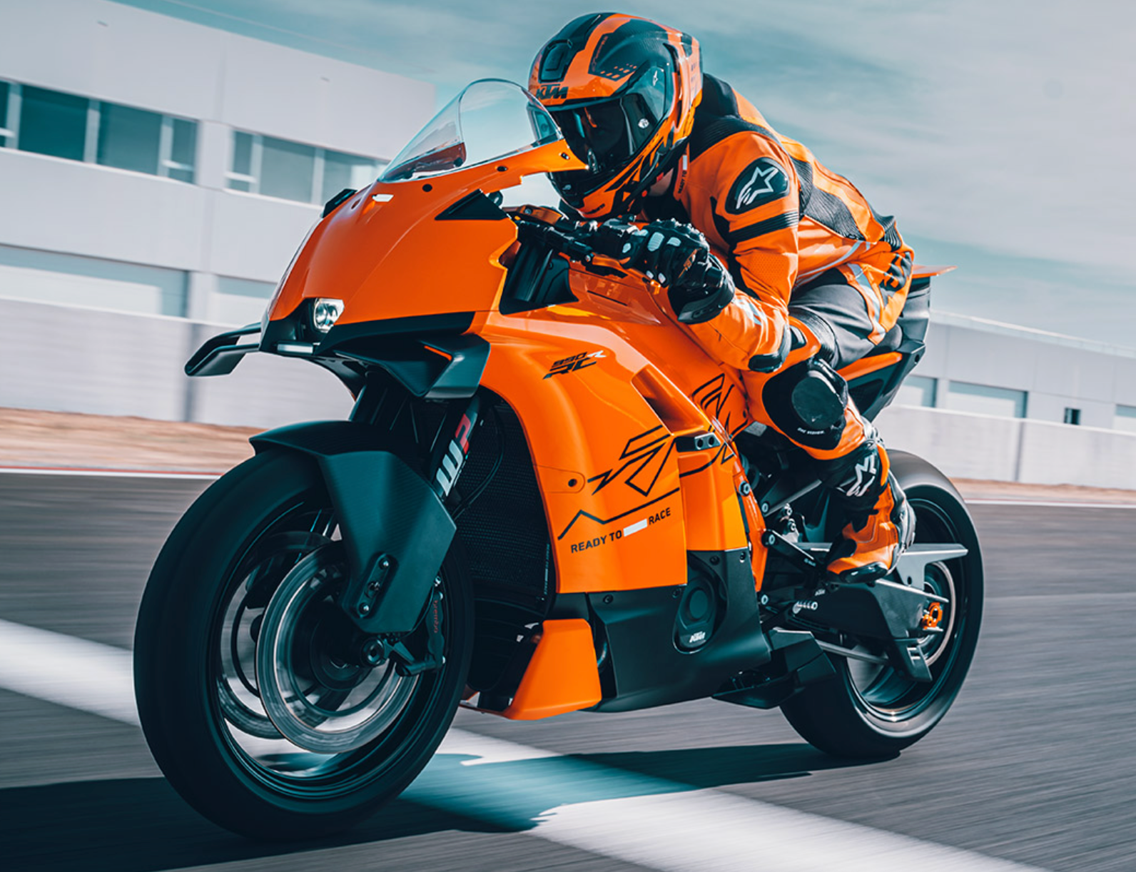 2026 KTM 990 RC R — Street-legal Performance Track Weapon, Ready to Jump In