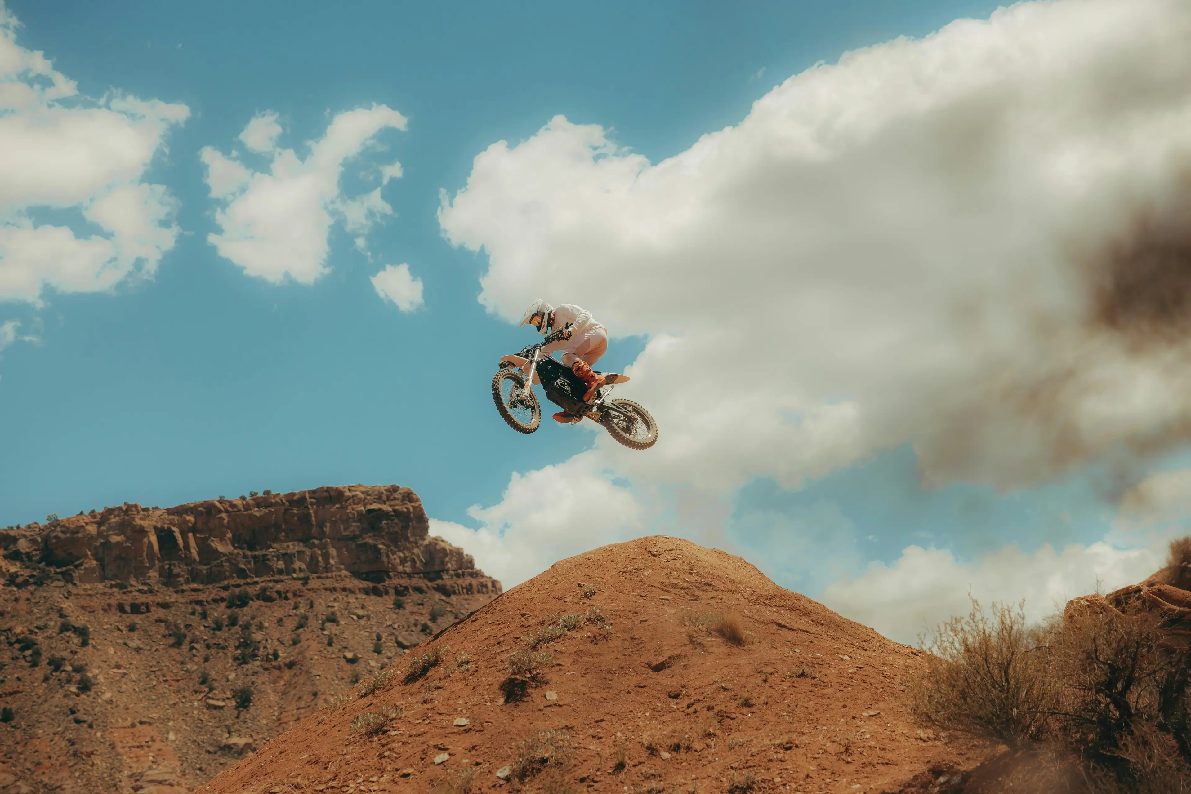 2026 Zero Motorcycles XB & XE - Everyday Electric Riding