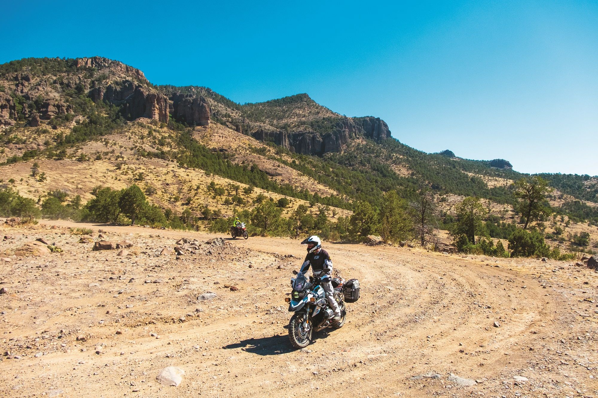 Scenic New Mexico riding backdrop for fall demo day context