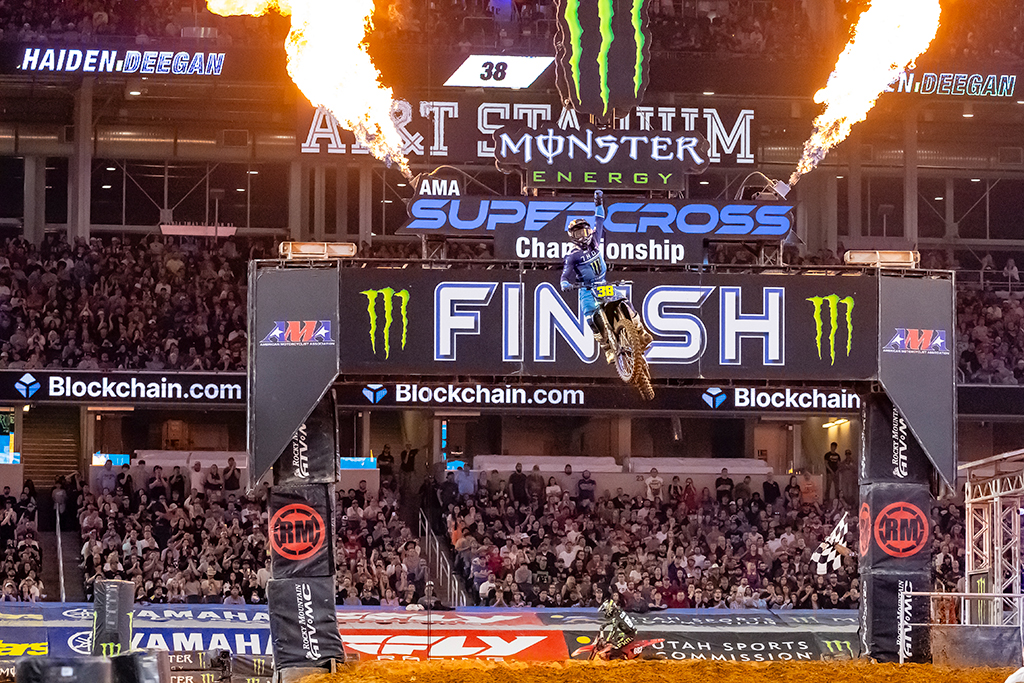 250SX West podium celebration to illustrate Reyes's dominance