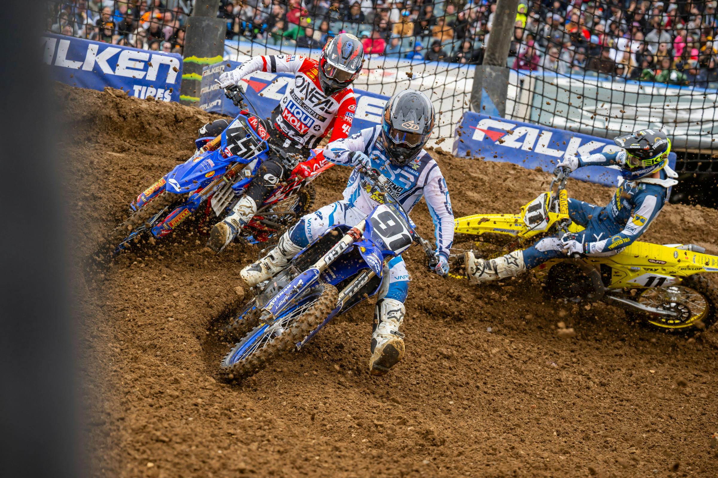 250SX East close racing action to illustrate the tight standings