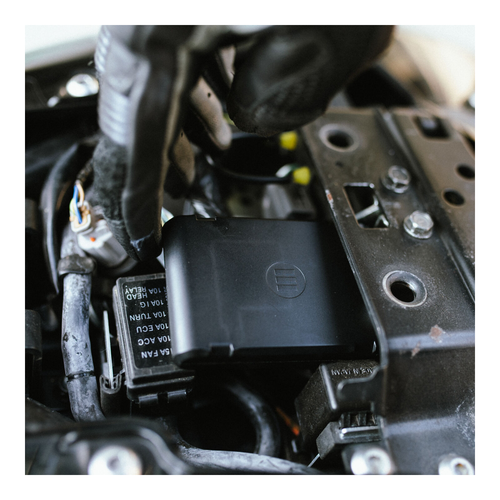 Monimoto 7 GPS tracker device