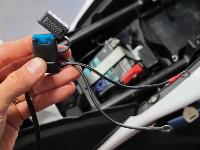Installation tip illustration showing proper fused power connection