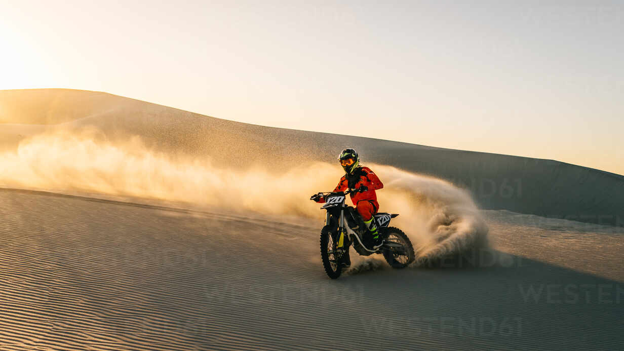 Best Motorcycles for Desert Riding in 2026: We Rode 8 Heat-Ready Machines Across Sand and Hardpack to Find the Ultimate Dry-Climate Two-Wheeler