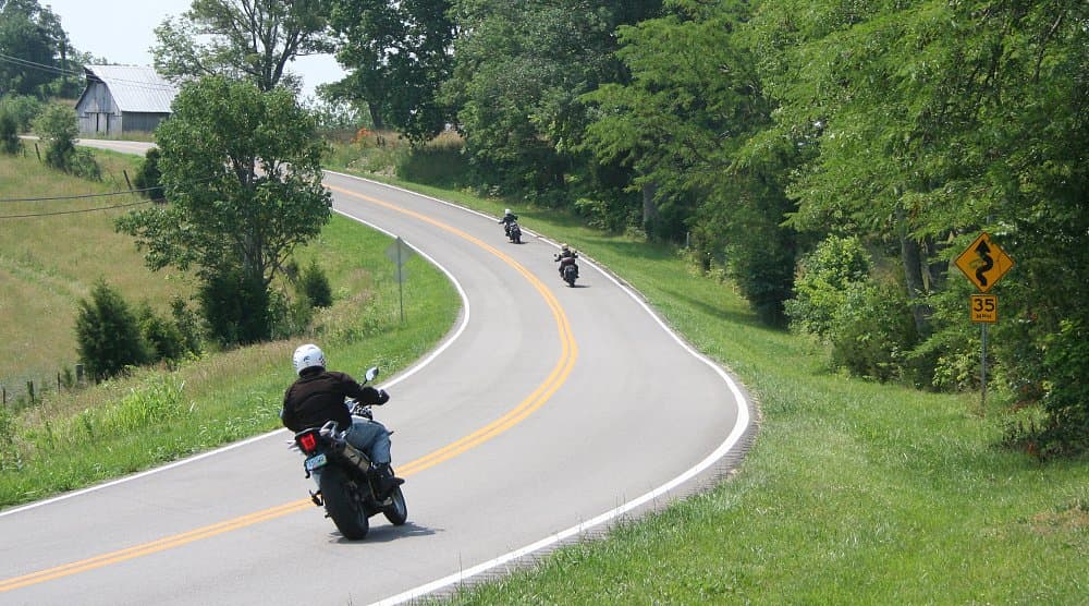 Best Motorcycles for Highway Commuting: Top Bikes for Long Distance Riding