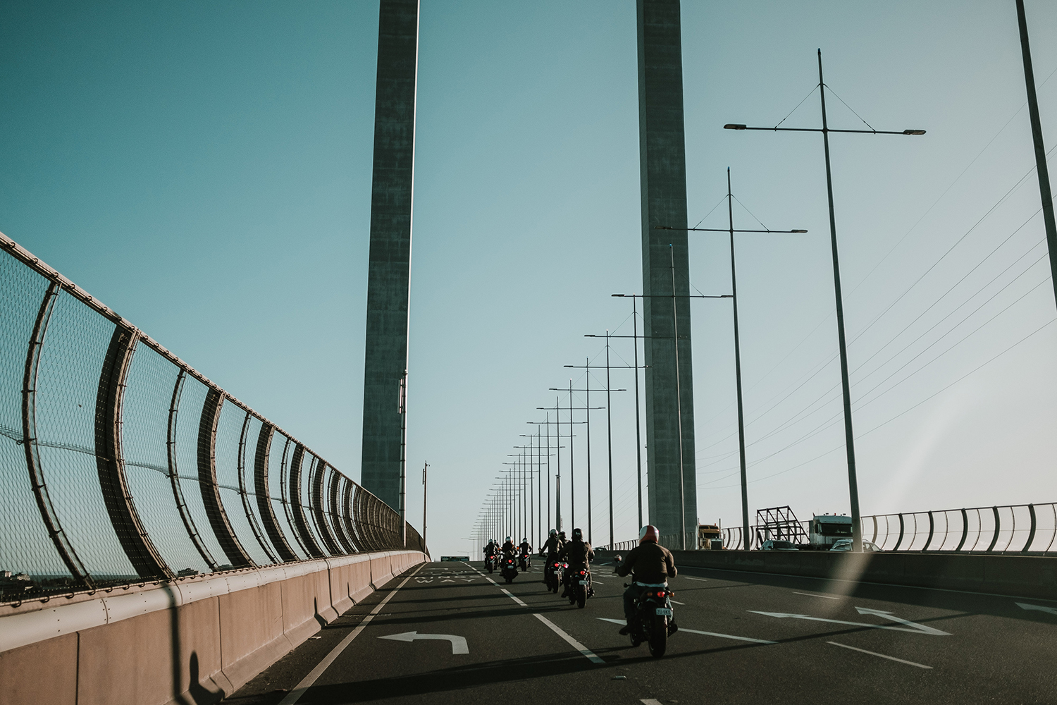 Hunter 350 in urban commuter environment