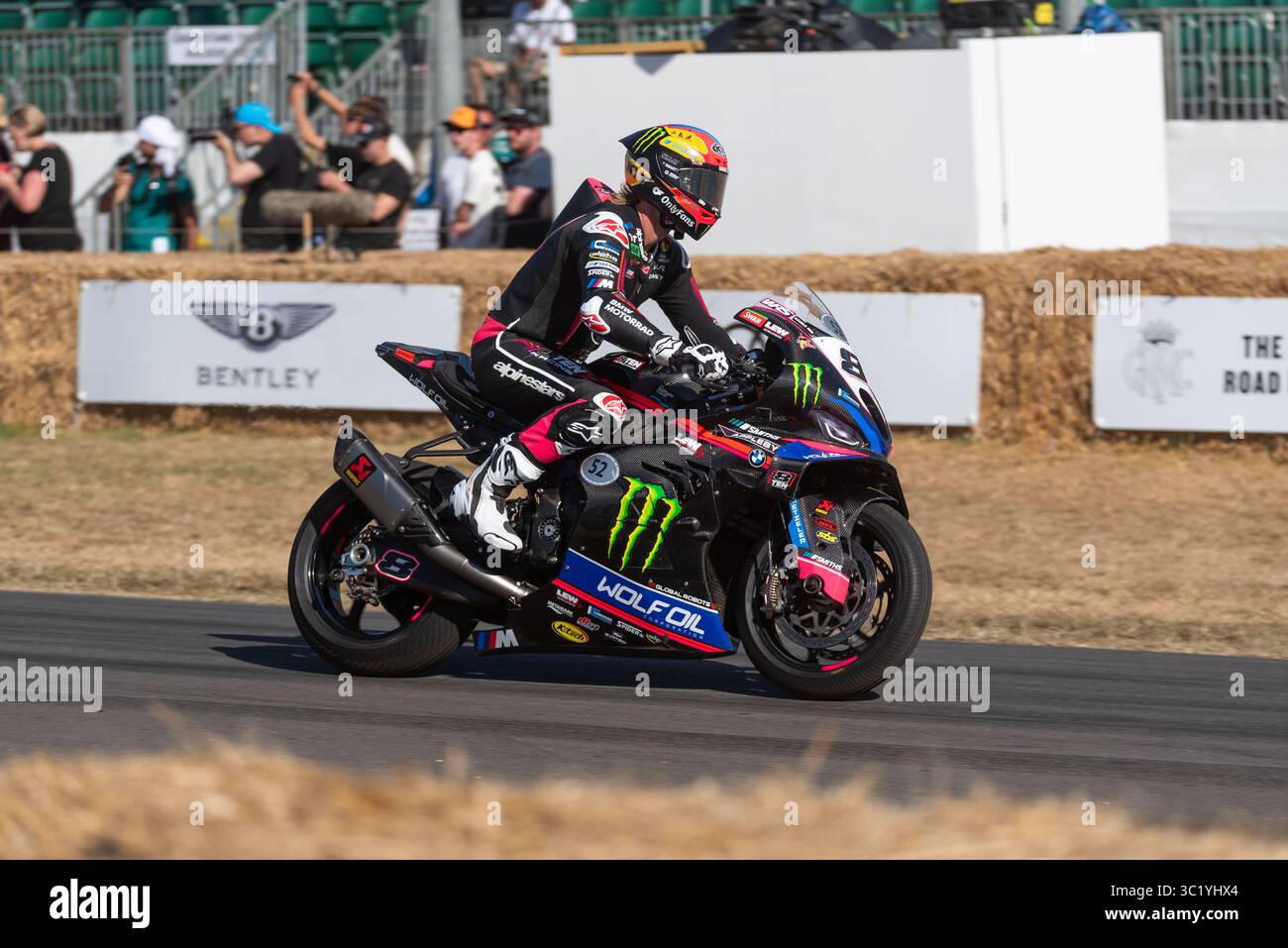 BMW M 1000 RR in race trim