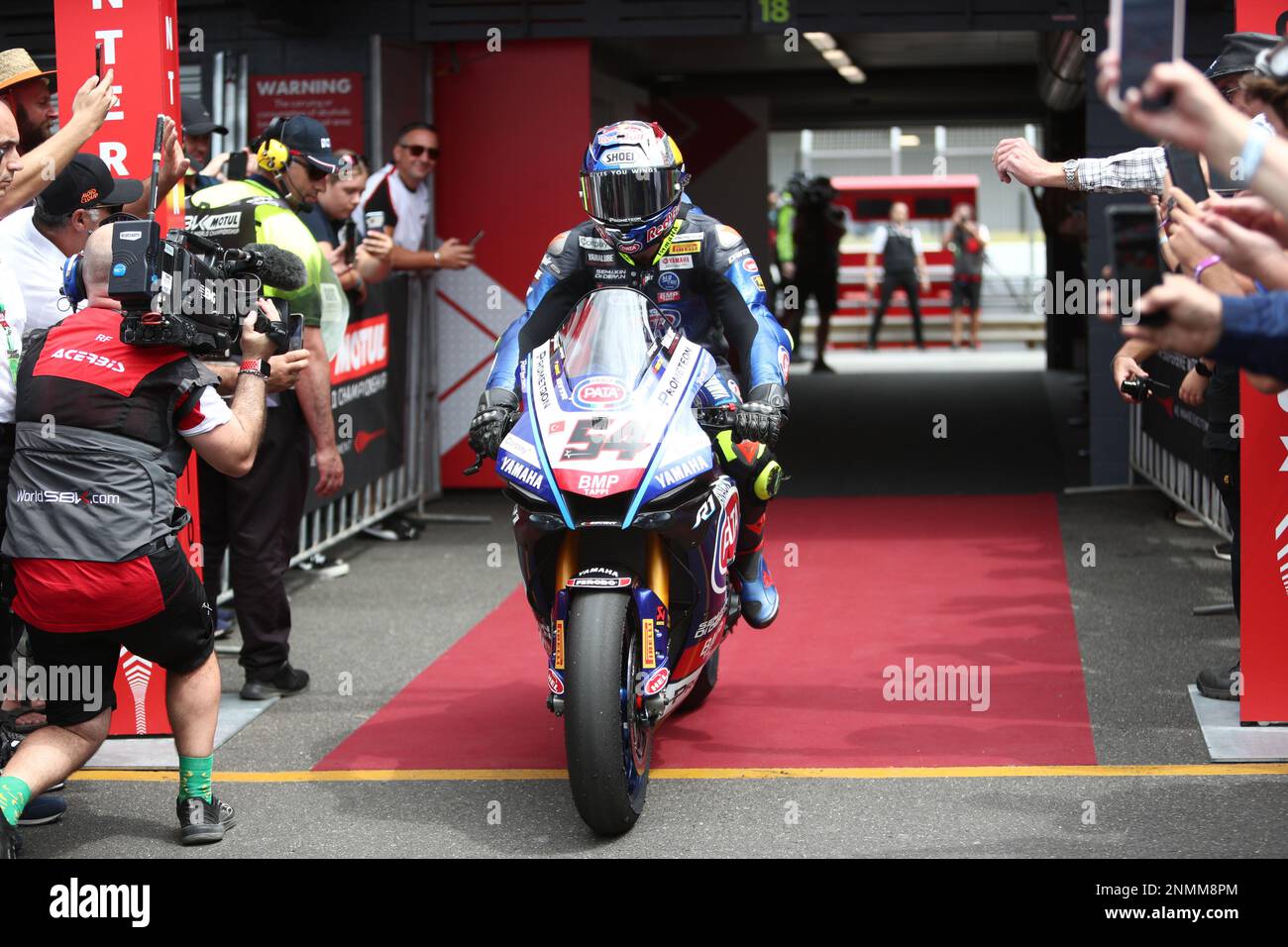 Yamaha R1 race action for Superpole Race section