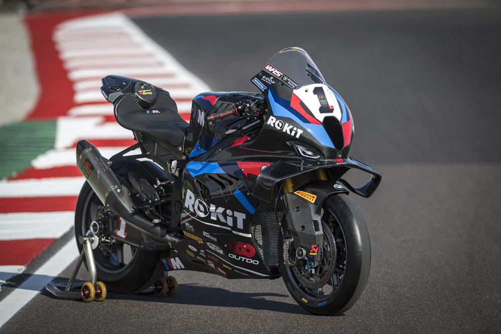 Razgatlioglu on the BMW M 1000 RR during a race