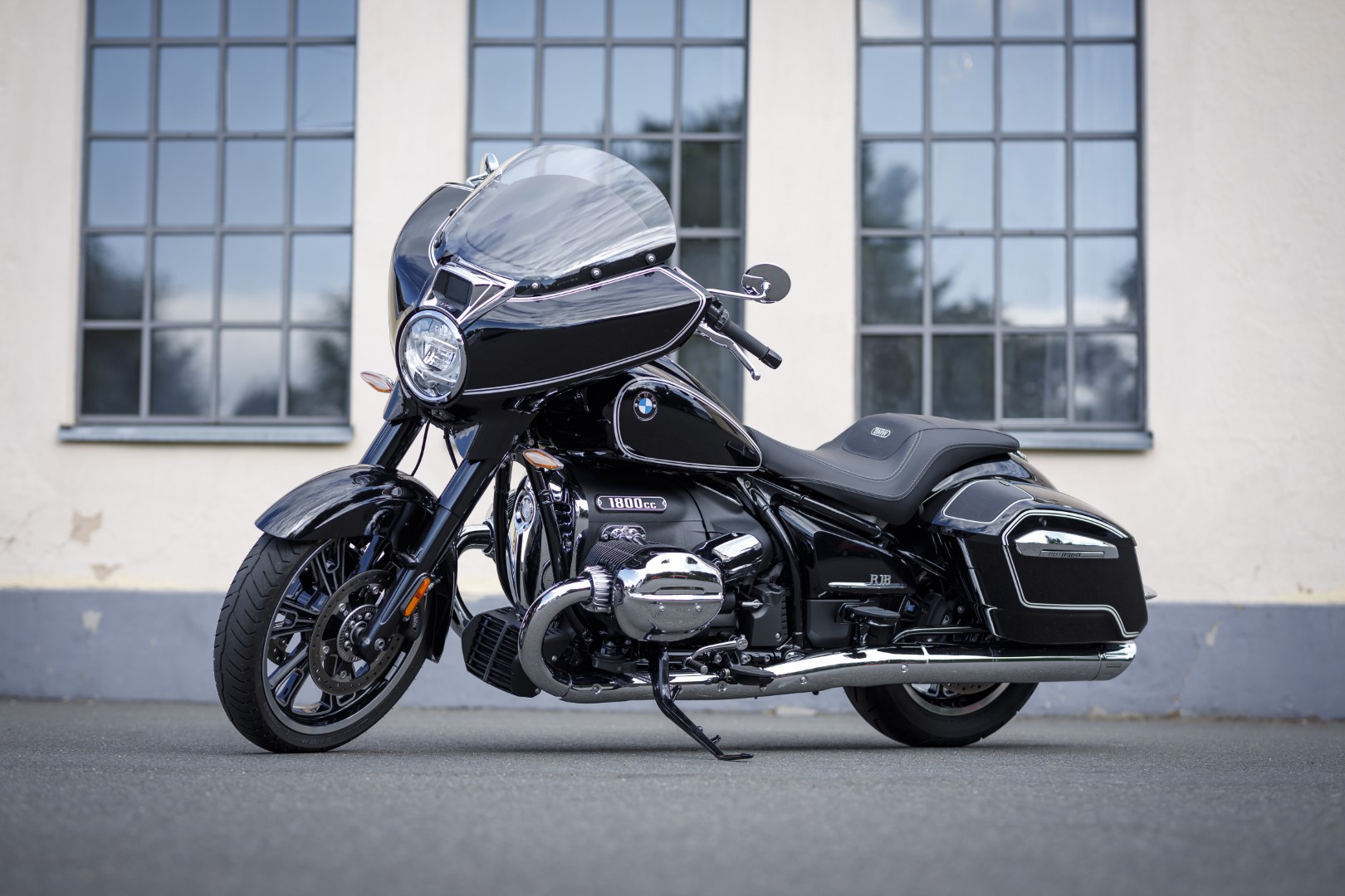 First Ride Review: BMW R 18 Bagger 2026 — We Spent a Week Touring to See If It Lives Up to the Hype