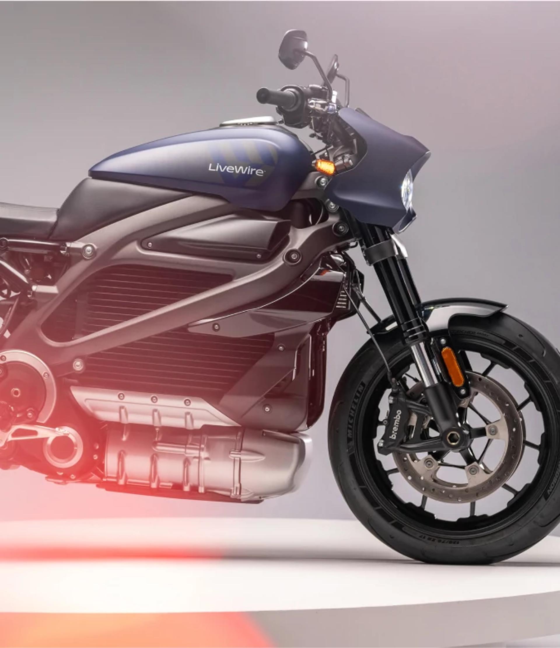 LIVEWIRE ONE model in action for the model lineup section