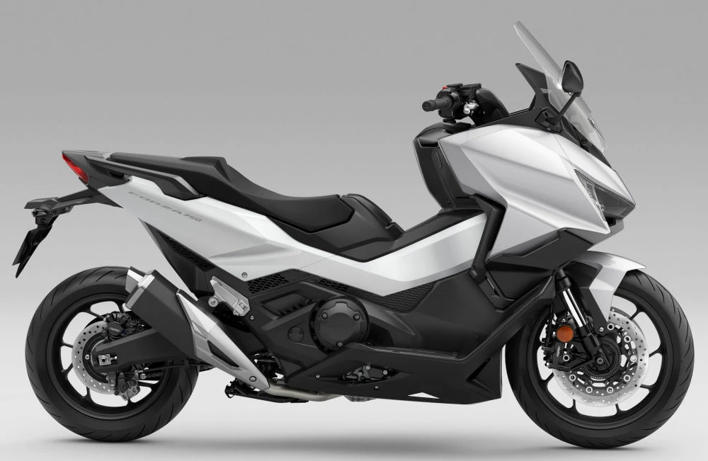 Honda Forza 750 in an urban riding environment