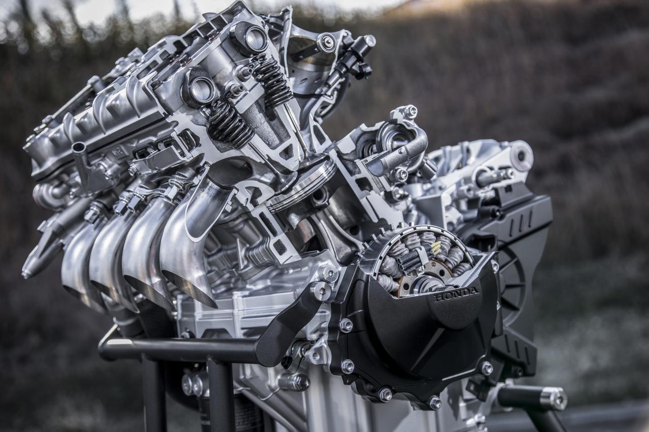 Close-up of the 999cc inline-four engine for specs section