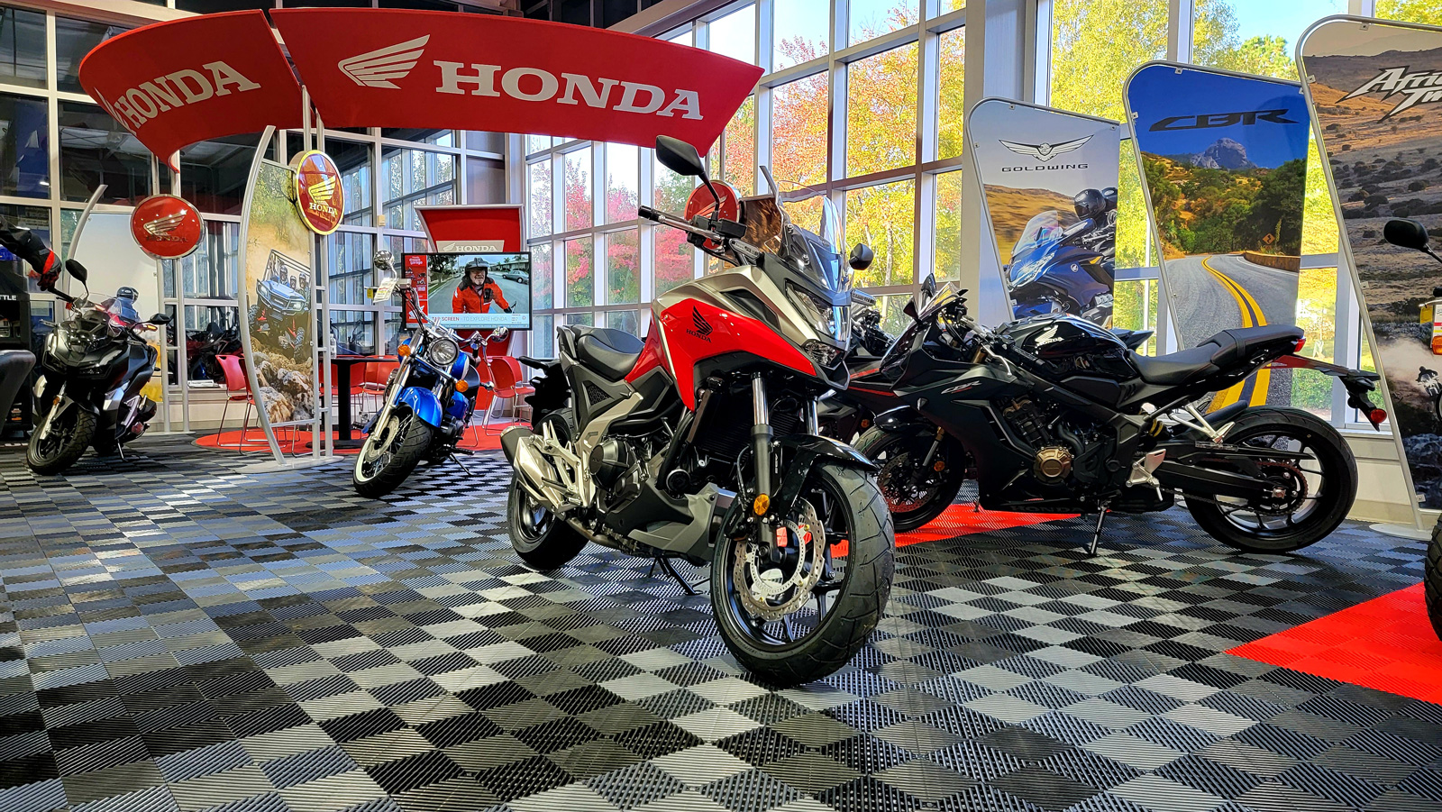 Honda dealer showroom for U.S. launch context
