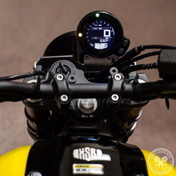 Close-up of cockpit and TFT display for ergonomics section