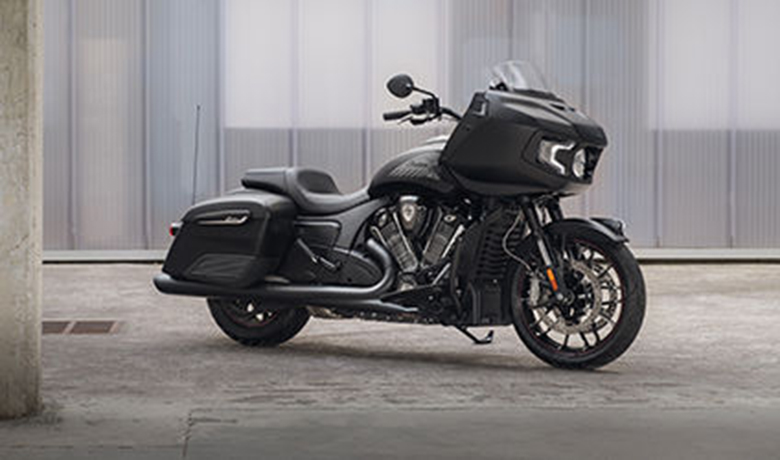Indian Challenger Dark Horse bagger to illustrate sport-bagger potential