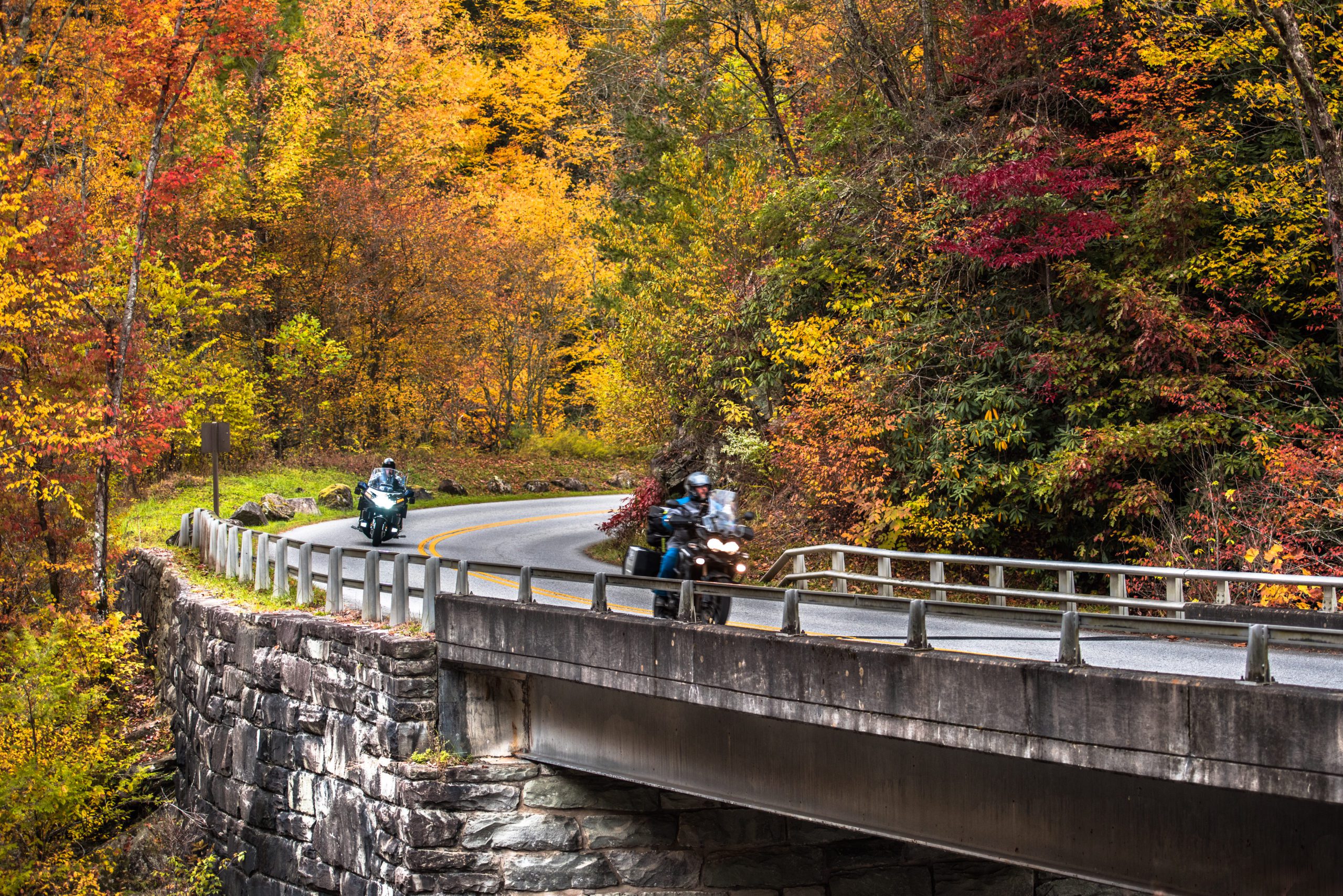Kansas City, MO Motorcycle Group Ride Season 2026: Best Fall Routes, Club Meetups, and Upcoming Charity Runs Organized by Heartland Chapters