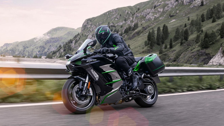 Kawasaki Files Patent for Hydrogen-Powered Engine: What It Could Mean for the Future of Sport Touring