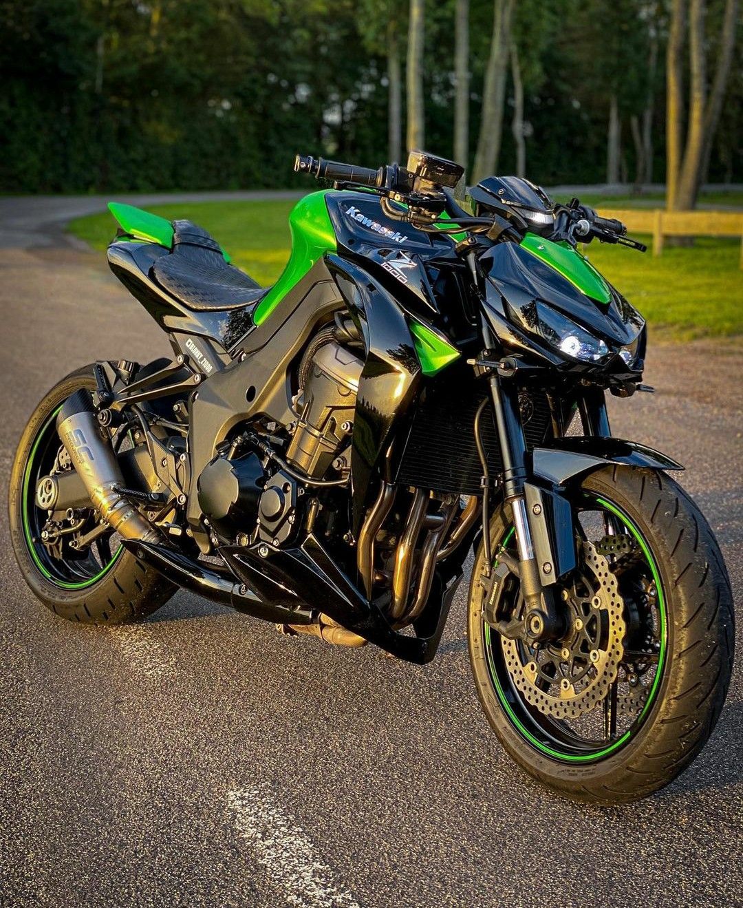 Side profile showing full bodywork and design lines