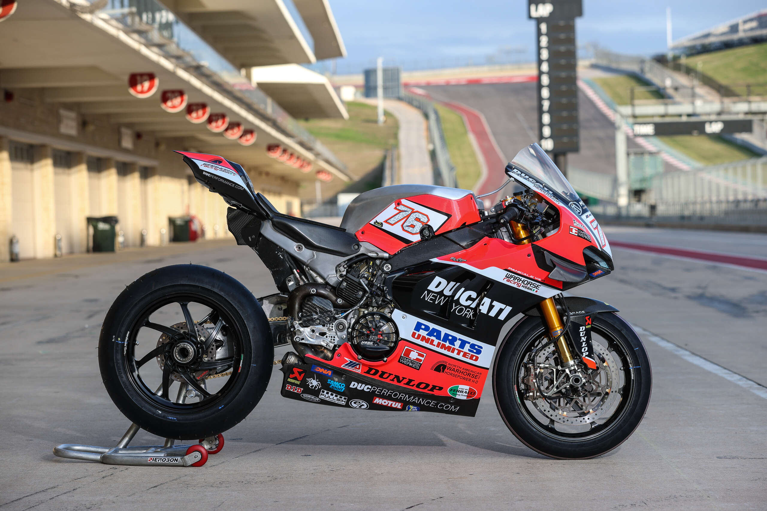 Ríos on the Ducati during qualifying or race action