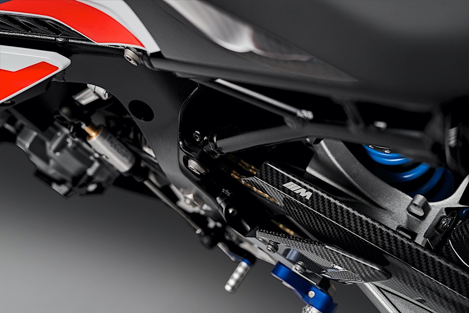 BMW M 1000 RR in Superbike race action