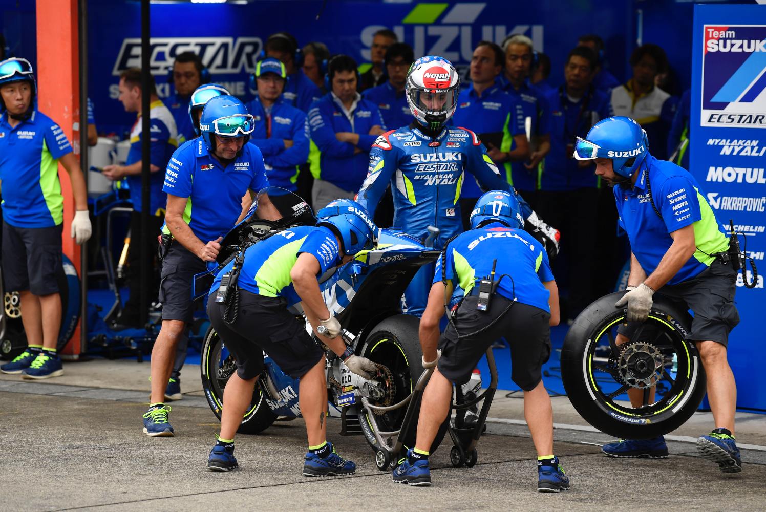 Dramatic on-track overtake moment between MotoGP riders