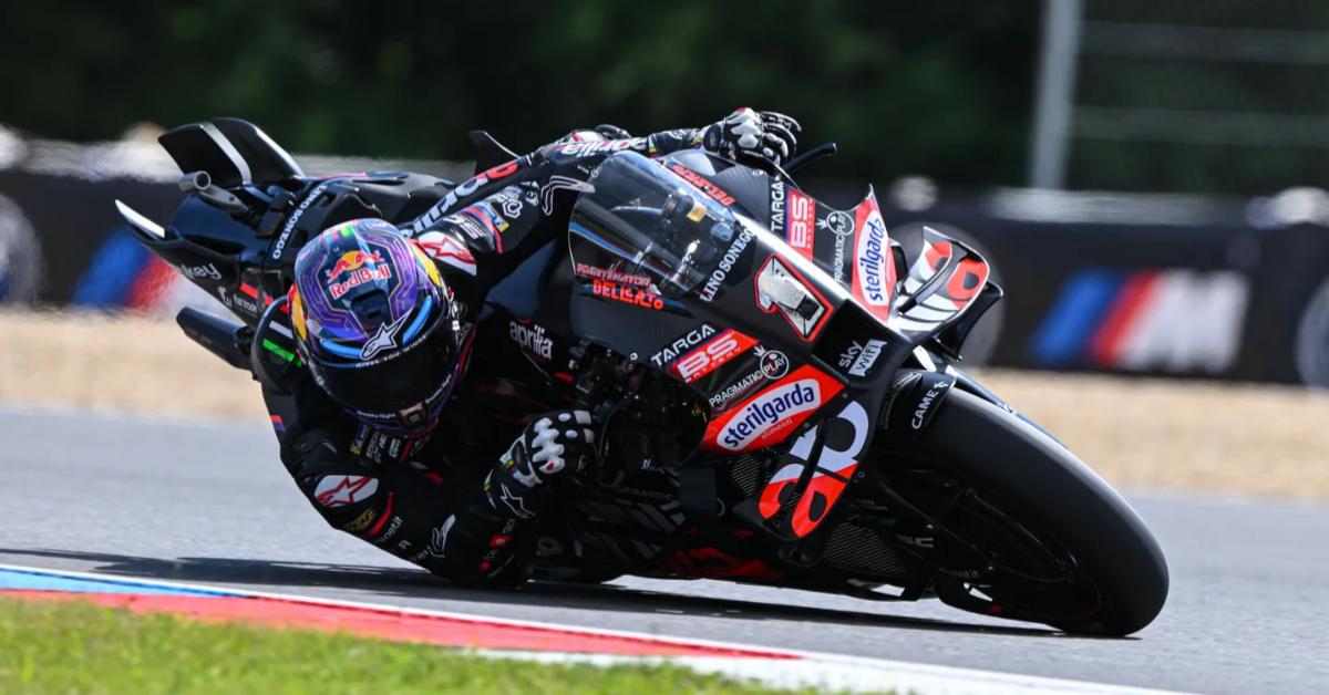 Martin in action to accompany championship standings section