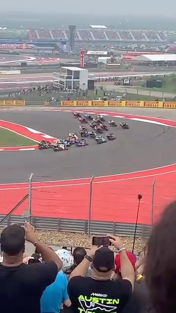 Illustration of the Turn 1 incident moment