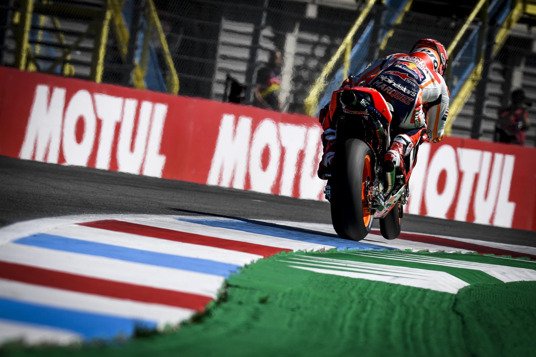 Illustrating Wongcharoen's dramatic last-lap pass