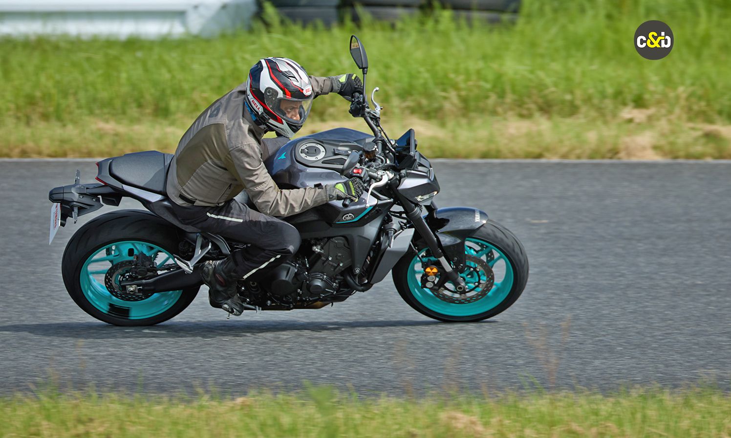 Yamaha MT-09 leaning through a corner