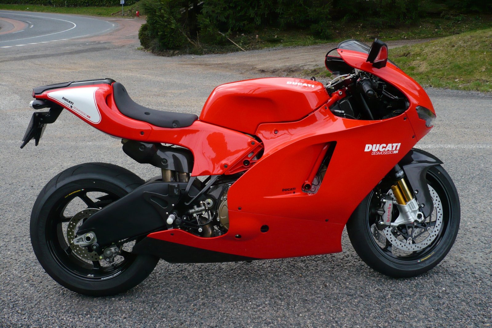 Hero image — Ducati Desmosedici RR side profile