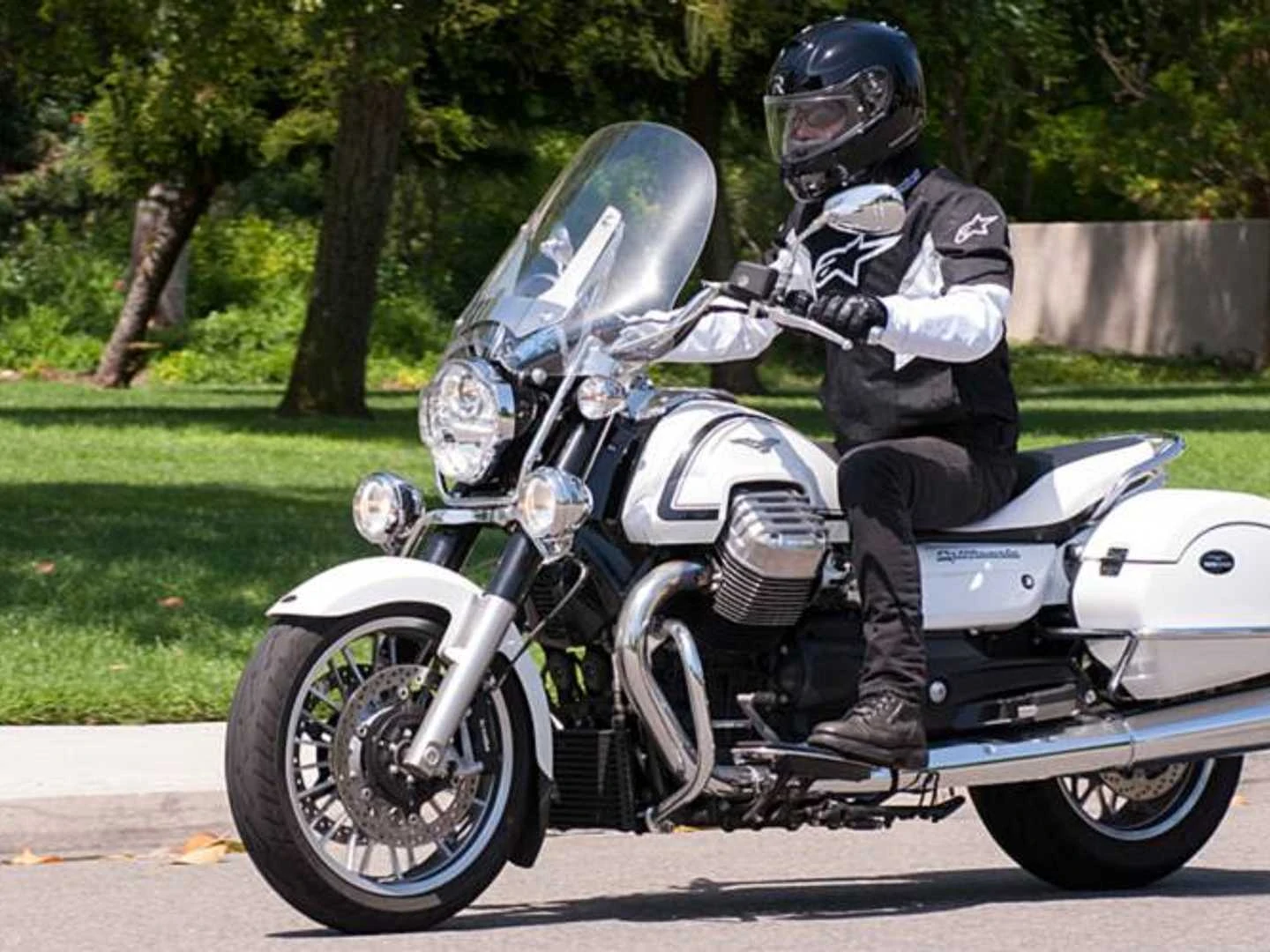 Moto Guzzi California Touring 1400